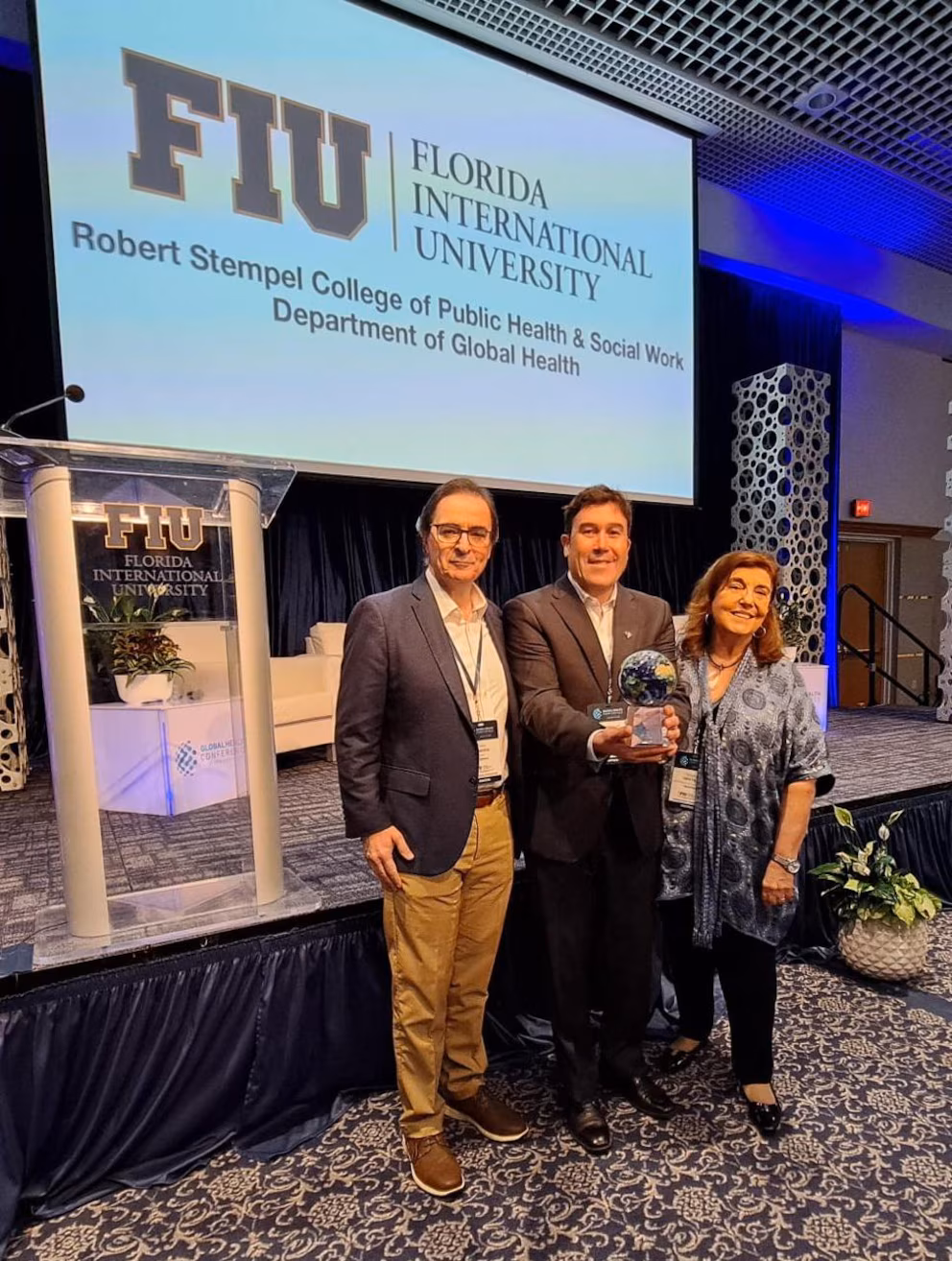 La vacuna argentina ARVAC en el podio mundial: uno de los científicos creadores fue premiado en Estados Unidos